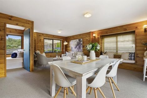 Photo of property in 2/11 Sunhaven Avenue, Glenfield, Auckland, 0629