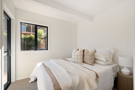 Photo of property in 10 Hobday Lane, Mount Pleasant, Christchurch, 8081