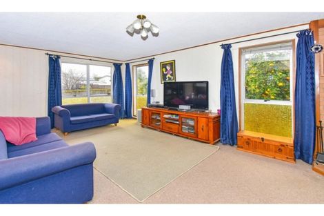Photo of property in 8 Becker Drive, Weymouth, Auckland, 2103