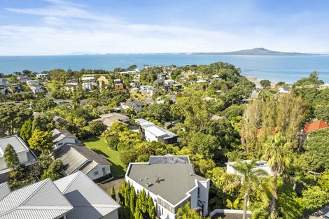 Photo of property in 39 Eastcliffe Road, Castor Bay, Auckland, 0620
