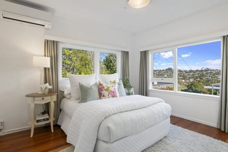 Photo of property in 1a/1 Scarboro Terrace, Murrays Bay, Auckland, 0630