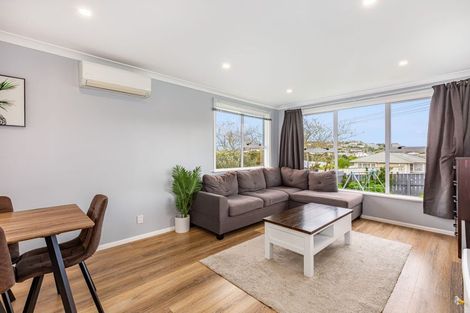 Photo of property in 100 Castor Crescent, Cannons Creek, Porirua, 5024