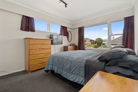 Photo of property in 33 School Road, Te Atatu South, Auckland, 0610