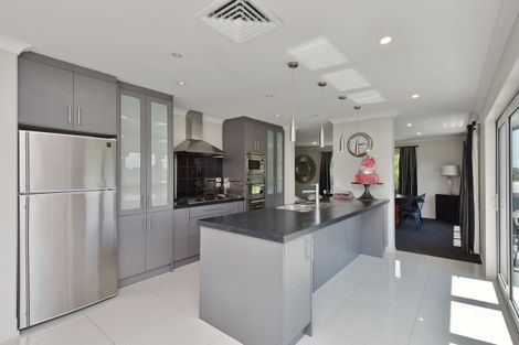 Photo of property in 20 Crombie Green, Northwood, Christchurch, 8051