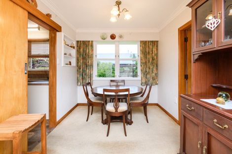 Photo of property in 14 Innes Place, Roslyn, Palmerston North, 4414