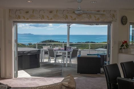 Photo of property in 5 Nancy Wake Place, Cable Bay, 0420
