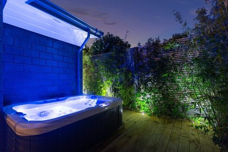 Photo of property in 261 Lakes Boulevard, Pyes Pa, Tauranga, 3112