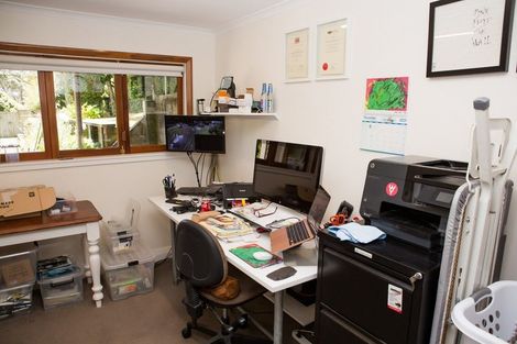 Photo of property in 17 Ranui Crescent, Khandallah, Wellington, 6035