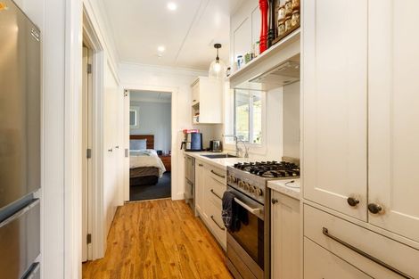 Photo of property in 16 Angle Street, Picton, 7220