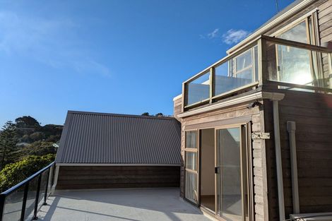 Photo of property in 14 Taungata Road, York Bay, Lower Hutt, 5013