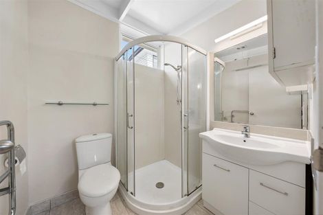 Photo of property in 2/127 Seabrook Avenue, New Lynn, Auckland, 0600