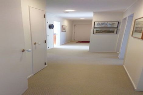 Photo of property in 2/32 Park Road, Glenfield, Auckland, 0629