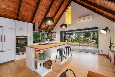 Photo of property in 172 Huia Road, Titirangi, Auckland, 0604