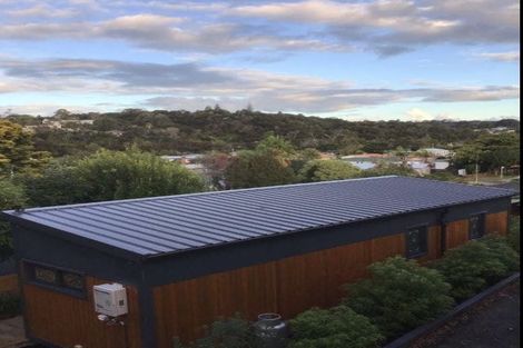 Photo of property in 70 Lauderdale Road, Birkdale, Auckland, 0626