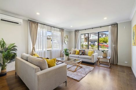 Photo of property in 17 Oak Bark Drive, Schnapper Rock, Auckland, 0632