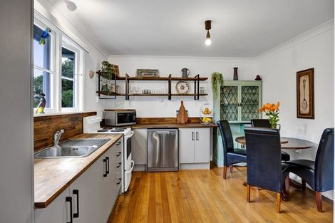 Photo of property in 63 Turuturu Road, Hawera, 4610