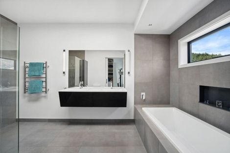 Photo of property in 47 Forest Heights, Wanaka, 9305