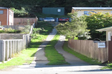 Photo of property in 2/159a Newlands Road, Newlands, Wellington, 6037