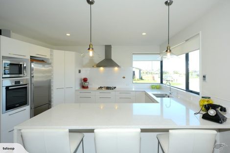 Photo of property in 84 Rannoch Drive, Broomfield, Christchurch, 8042