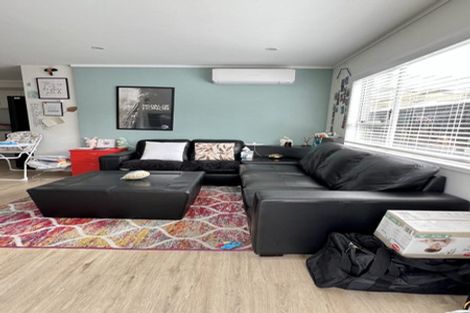 Photo of property in 56 Walworth Avenue, Pakuranga Heights, Auckland, 2010