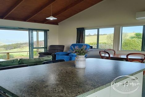 Photo of property in 7 Te Opi Road East, Whakapirau, Maungaturoto, 0583