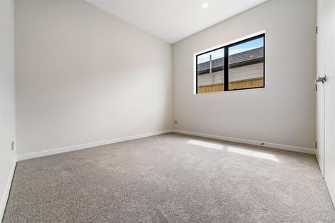 Photo of property in 40 Whakairo Crescent, Gulf Harbour, 0930