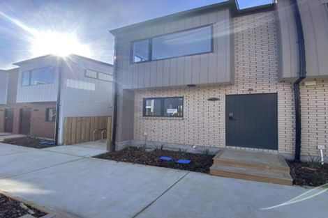 Photo of property in 37 Paetai Lane, Te Atatu Peninsula, 0610