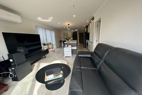 Photo of property in 7/11 Celeste Place, Totara Vale, Auckland, 0627