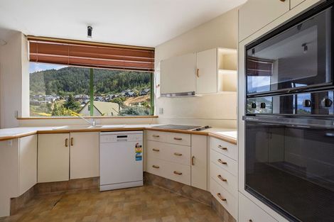 Photo of property in 23 Golden Terrace, Queenstown, 9300