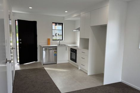 Photo of property in 252a Great North Road, Henderson, Auckland, 0612