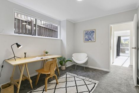 Photo of property in 37 Woodman Drive, Tawa, Wellington, 5028