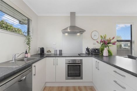 Photo of property in 8 Hurst Place, Parklands, Christchurch, 8083