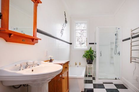 Photo of property in 11 Kings Court, Roslyn, Palmerston North, 4414