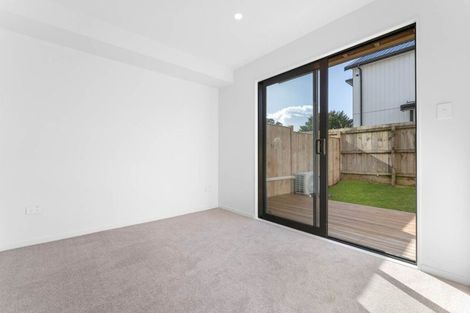 Photo of property in 5/107 Hobsonville Road, West Harbour, Auckland, 0618