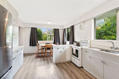Photo of property in 13 Matenga Street, Waikanae, 5036