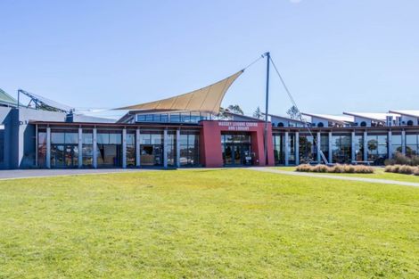 Photo of property in 19 Merv Clarke Lane, Massey, Auckland, 0614