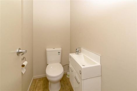 Photo of property in 102u3 Old Farm Road, Hamilton East, Hamilton, 3216