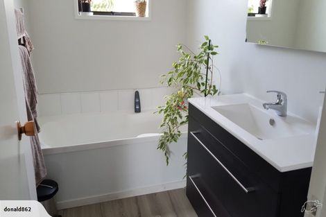 Photo of property in 4 Mallett Place, Halswell, Christchurch, 8025