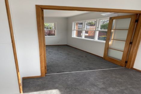 Photo of property in 20 Ocean View Road, Northcote, Auckland, 0627