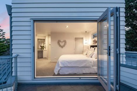 Photo of property in 1/22 Matipo Road, Mairangi Bay, Auckland, 0630