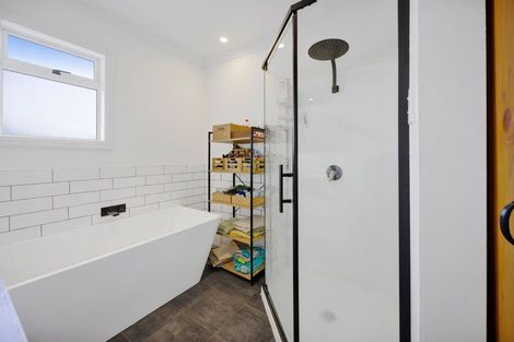 Photo of property in 9 Standish Street, Midhirst, Stratford, 4394