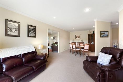 Photo of property in 34 Fleetwood Drive, Henderson, Auckland, 0612