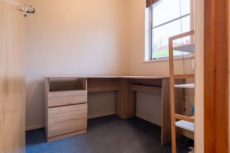 Photo of property in 1 Wakeling Avenue, Te Atatu South, Auckland, 0610