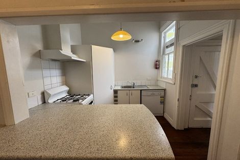 Photo of property in 37 Te Wharepouri Street, Berhampore, Wellington, 6023