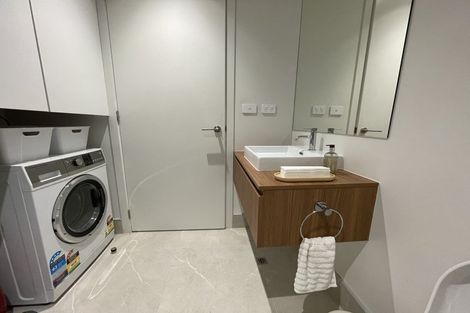 Photo of property in 28 Viridian Avenue, Rosehill, 2113