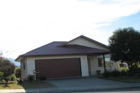 Photo of property in 16 Kings Drive, Wanaka, 9305