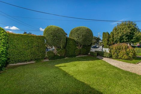 Photo of property in 1/27 Summer Street, Stanley Point, Auckland, 0624