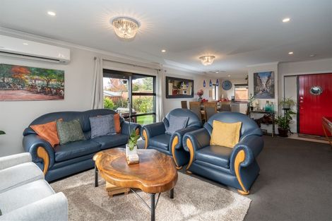 Photo of property in 9 Southbrook Close, Glenview, Hamilton, 3206