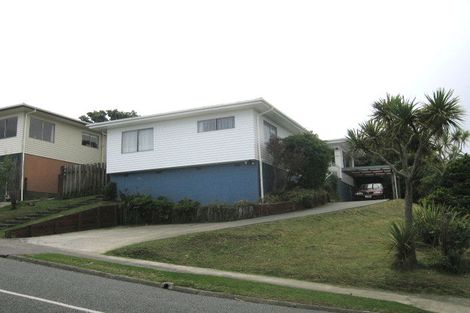 Photo of property in 17 Padnell Crescent, Paparangi, Wellington, 6037