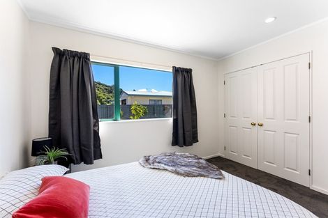 Photo of property in 3 Dover Road, Wainuiomata, Lower Hutt, 5014